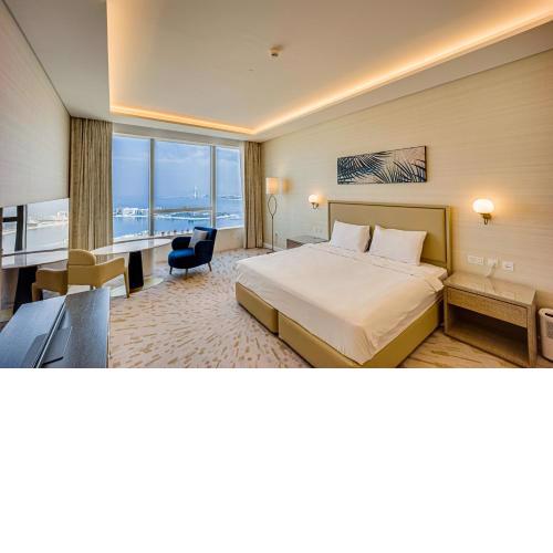 Bird's view apartment in The Palm Tower