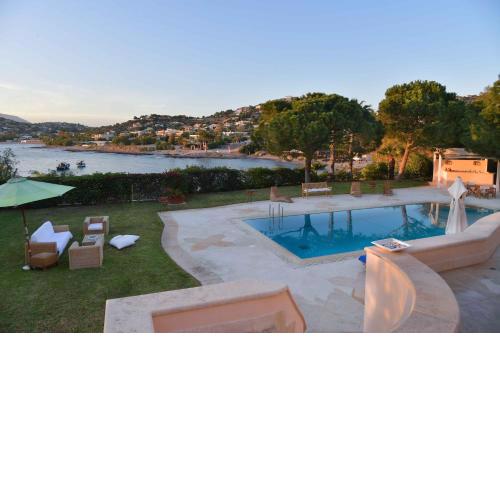 Black Diamond Luxury Seafront Villa Melina