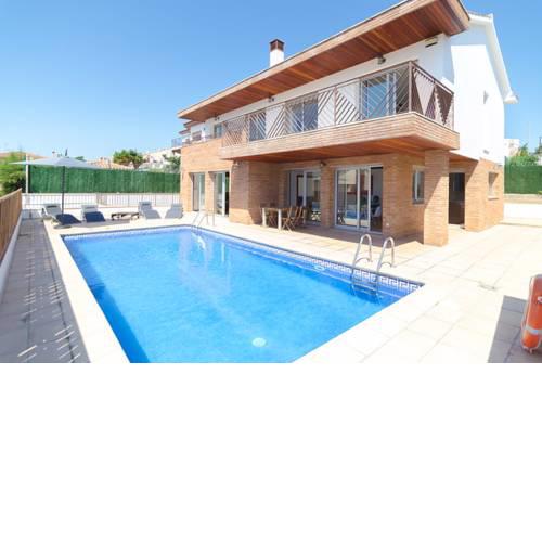 Blanes Villa Sleeps 10 Pool WiFi
