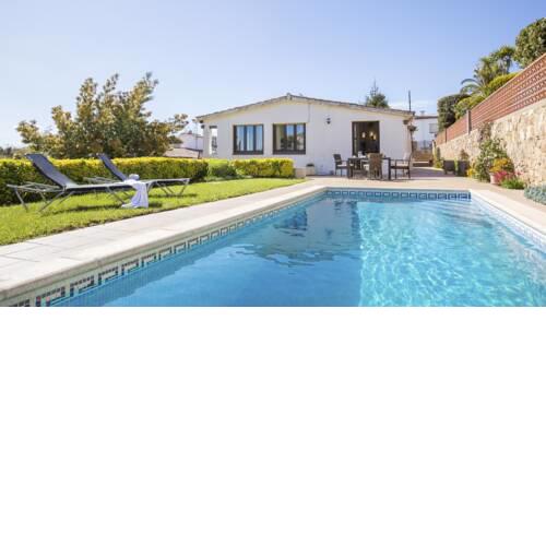 Blanes Villa Sleeps 6 with Pool