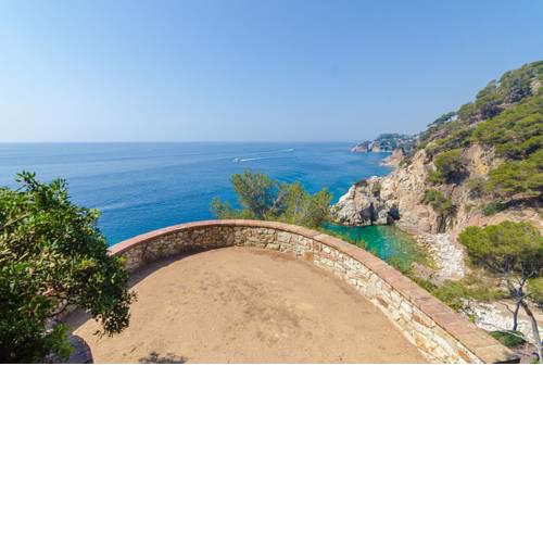 Blanes Villa Sleeps 8 Pool WiFi