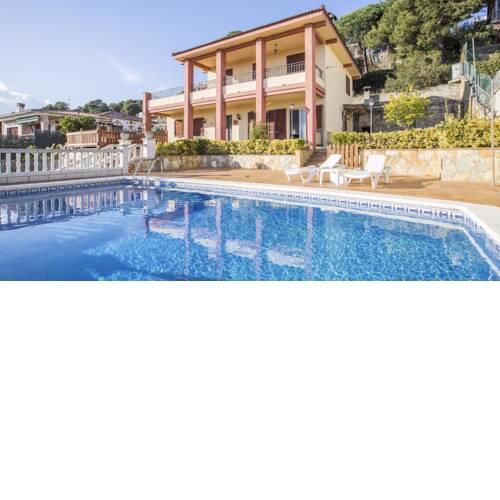 Blanes Villa Sleeps 9 with Pool