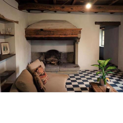 Blissful Holiday Home in Pratovecchio with Swimming Pool