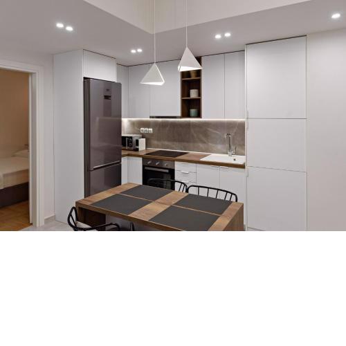 Blu & Marrone Suites-free parking at Superior apt