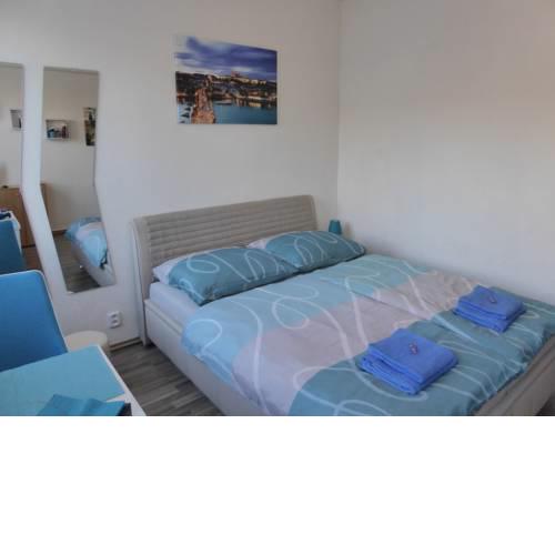 Blue Arena Apartment