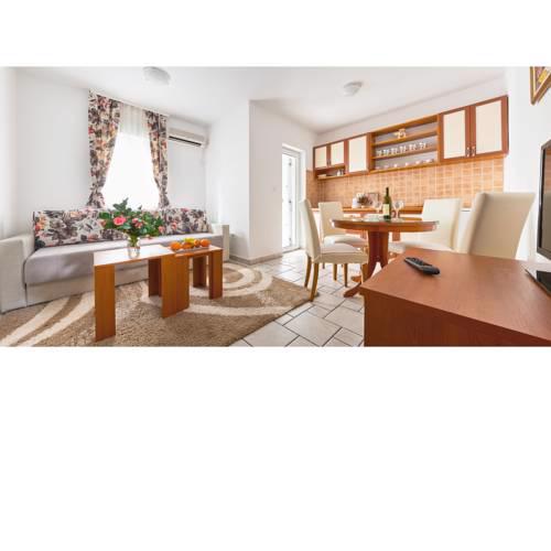 Blue Mare Apartment