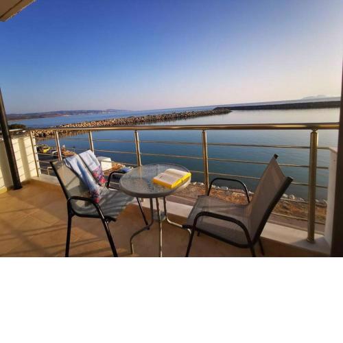Blue Sea Apartment, Seaside