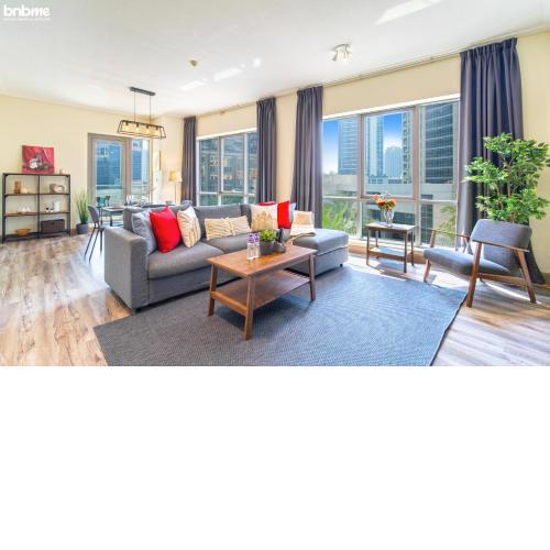 bnbmehomes - Chic 1BR in Downtown Dubai near Burj Khalifa - 303