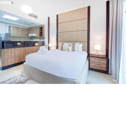 bnbmehomes - Cosy Downtown Apt w Balcony Near Metro Station -1710