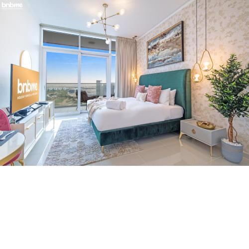 bnbmehomes - Damac Hills Studio w City View - 2504