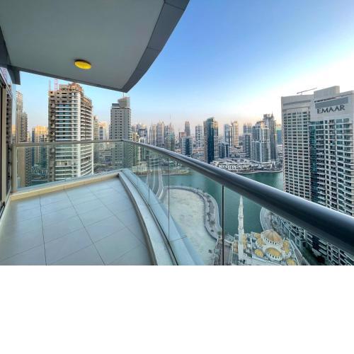 bnbmehomes - Luxury Penthouse in Dubai Marina w- Ain Dubai View-2301