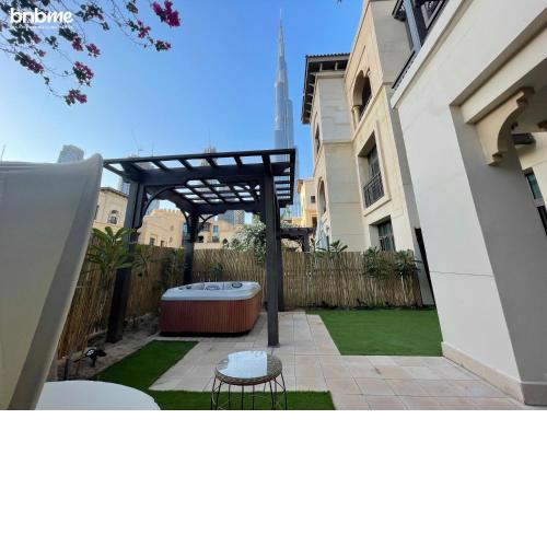 bnbmehomes - Pvt Hot Tub w Burj Khalifa view - 6037