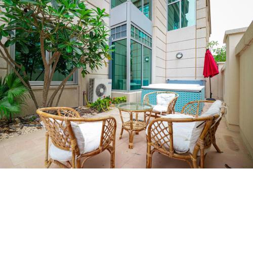 bnbmehomes - Pvt Jacuzzi Tub - Groundfloor 2 Bed - G05