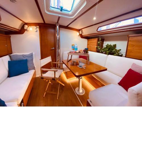 Boat and Breakfast