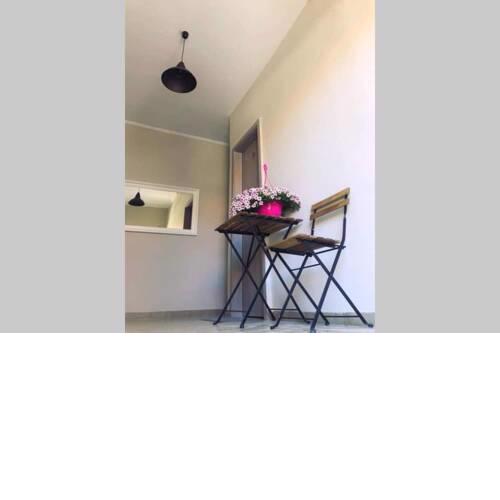 BOB'S STUDIO 304