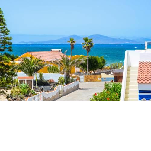 Bohemian Seafront "Villa Paradise" with BBQ, Garden, Terrace & Free Wifi by Holidays Home