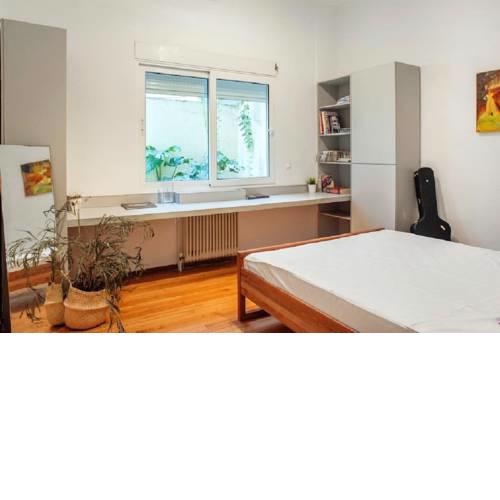 Bohemian Studio In Vibrant Neighborhood Next To Archaeological Museum