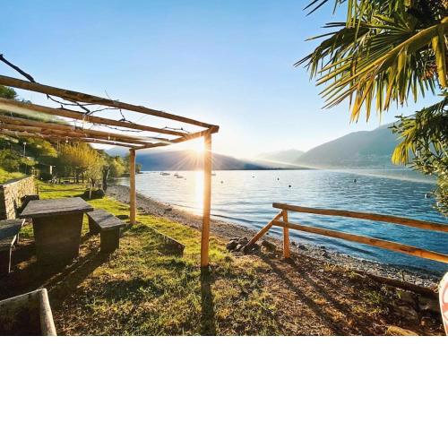 Boho Lake House - Private Beach 600m from the property - Free Parking - Home Cinema Room