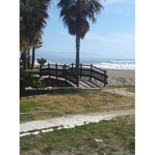 Bonito apartamento playa bajondillo