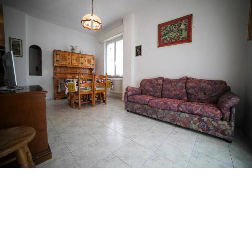 [BORGHETTO CENTER] Large apartment -Free Parking .