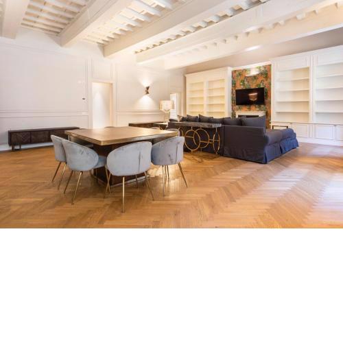 Borgo Albizi Appartamento 4 Camere + Palestra