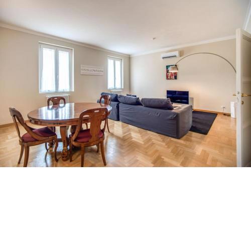Borgo Vittorio 2 bdr 2 bath St Peter's