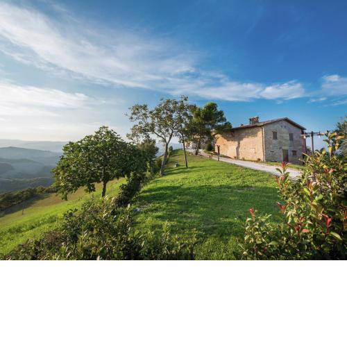 Borgo with mini pool in the Apennines unspoiled nature beautiful views