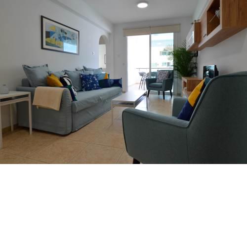 Boris Mackenzie 2 Bedroom Flat with Pool