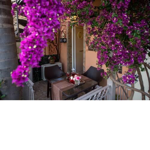 Bougainvillea Garden Retreat, Fully Equipped