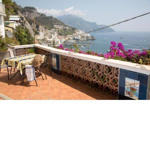 Bouganville & Sea