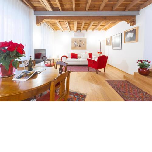Boutique Apartment by Rent All Como
