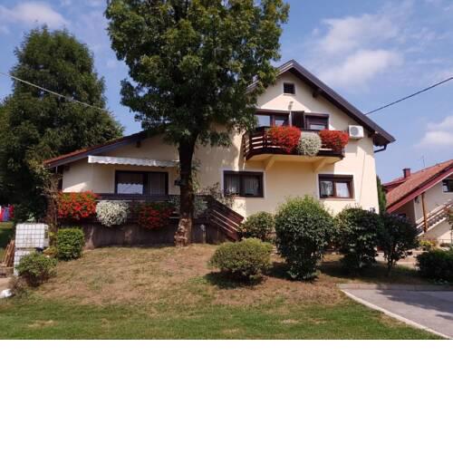 Boutique Apartment in Selište Drežnićko with Garden