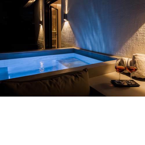 *** Boutique Syntagma apartment w/ plunge pool ***