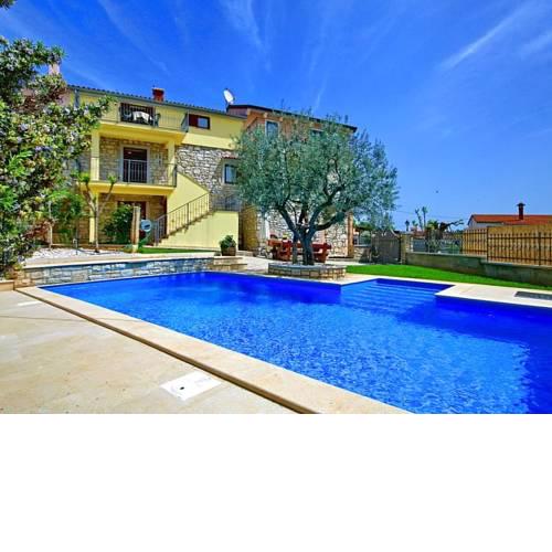 Boutique Villa with Private Pool in Dracevac
