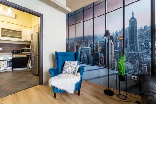BpR Metropolis Suite wiht balcony & A/C