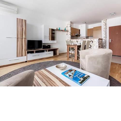BpR Modern lovely flat with garage, A/C, balcony