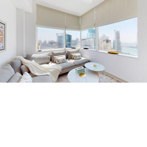 BR Luxe 1 BDR Apartment w/ Balcony & Sea Views