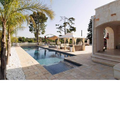 Brachychiton Paradise: Villa Design con Piscina
