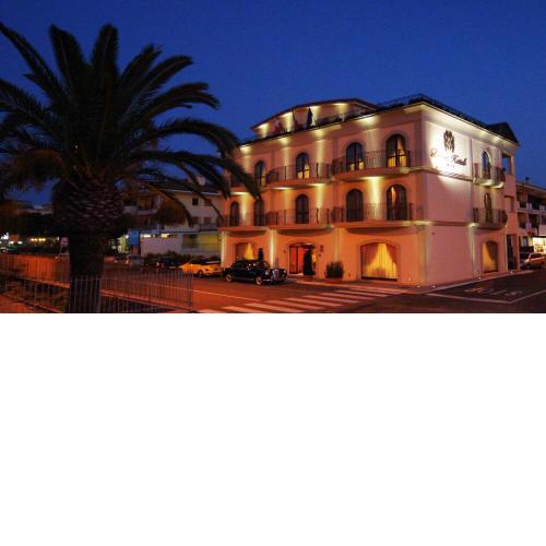 Bram Hotel