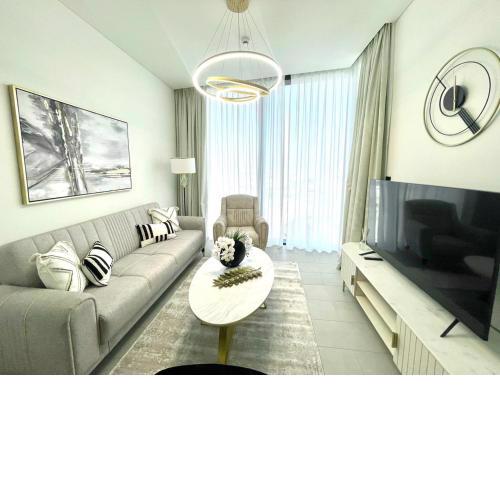 Brand New 1 bedroom + Office - Perfect for work