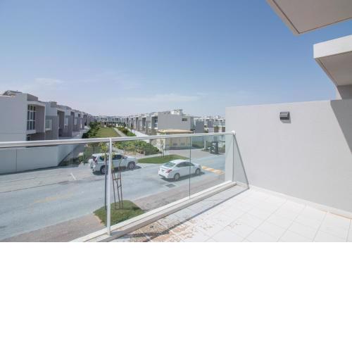Brand New 3BR Townhouse in DH2 - Fully Equipped