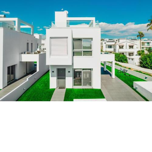 Brand new 3BR Villa-pool walking distance from Nissi beach!