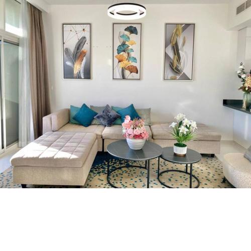 Brand New Massive 2BR & Dubai Skyline & Pool Views