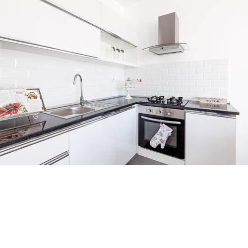 Brand New Olive Grove Apartment