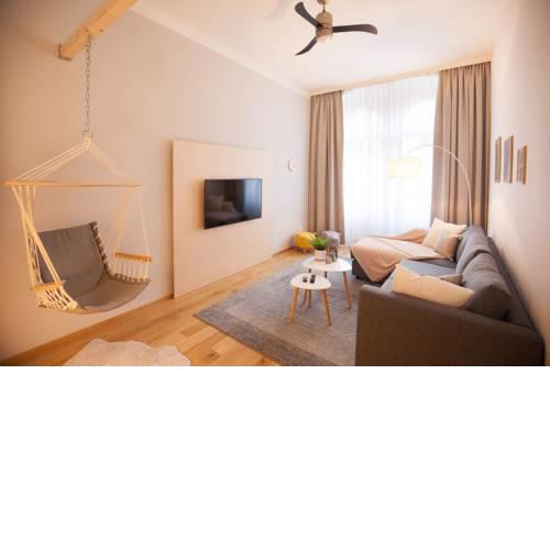 Brand new spacious apartment near Main Bus & Train Station by easyBNB
