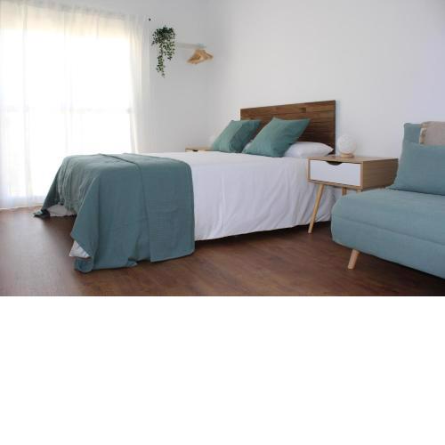 Brand new studio w/ garage and terrace. Close to city centre.