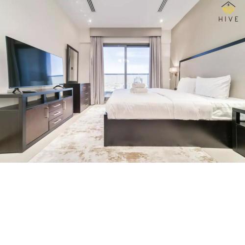 Brand New Studio with Balcony in Downtown