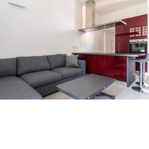 Brand new three-room flat in cool district