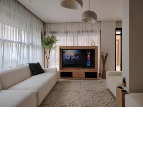 BRAND NEW! West Somid Luxury Apartments