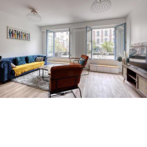Branded New 4 Bdrs Flat - Huge Terrace - Prime Loc